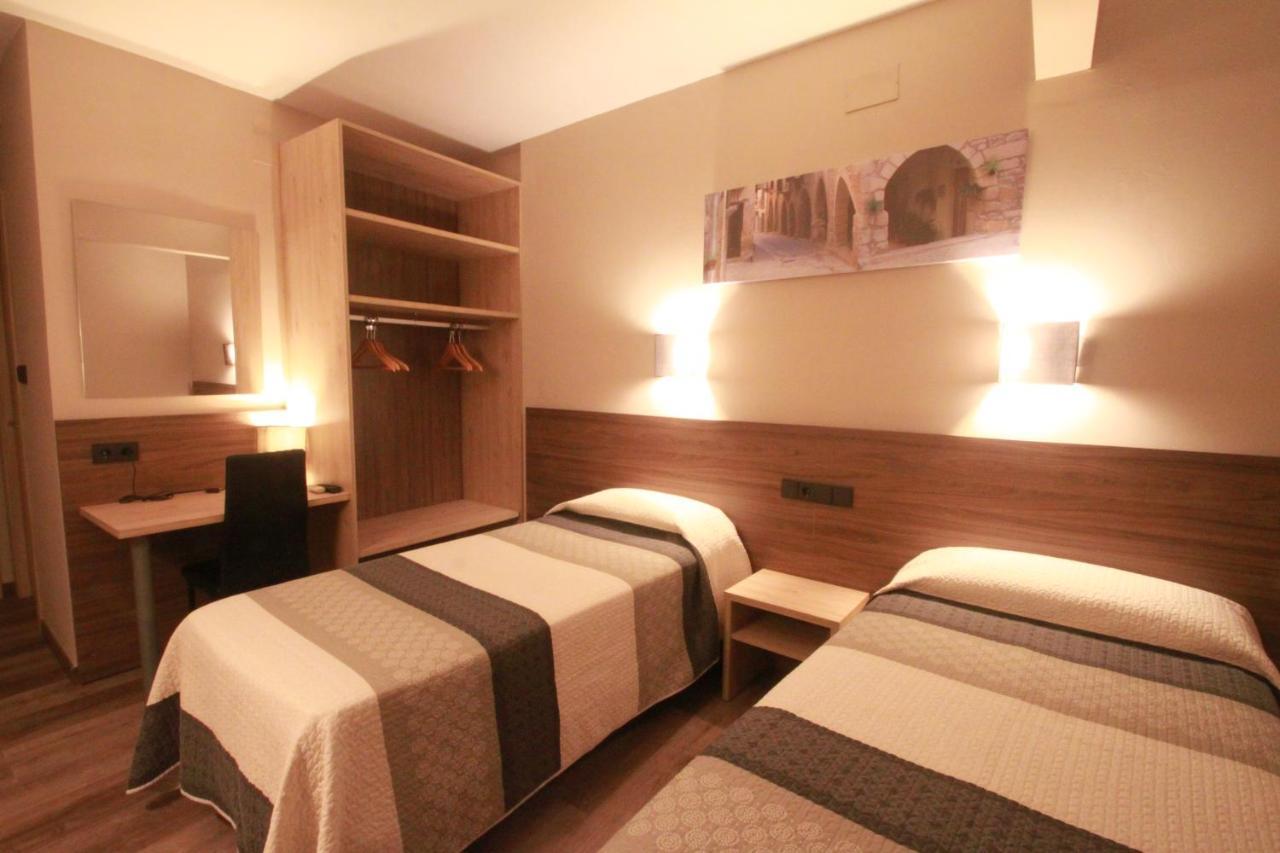 Hotel, H De L'Anton Batea المظهر الخارجي الصورة