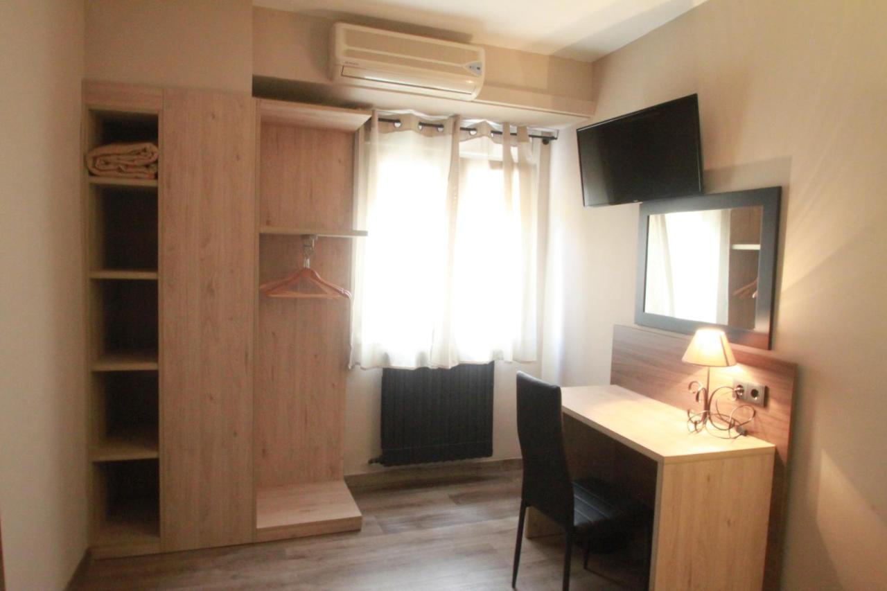 Hotel, H De L'Anton Batea المظهر الخارجي الصورة
