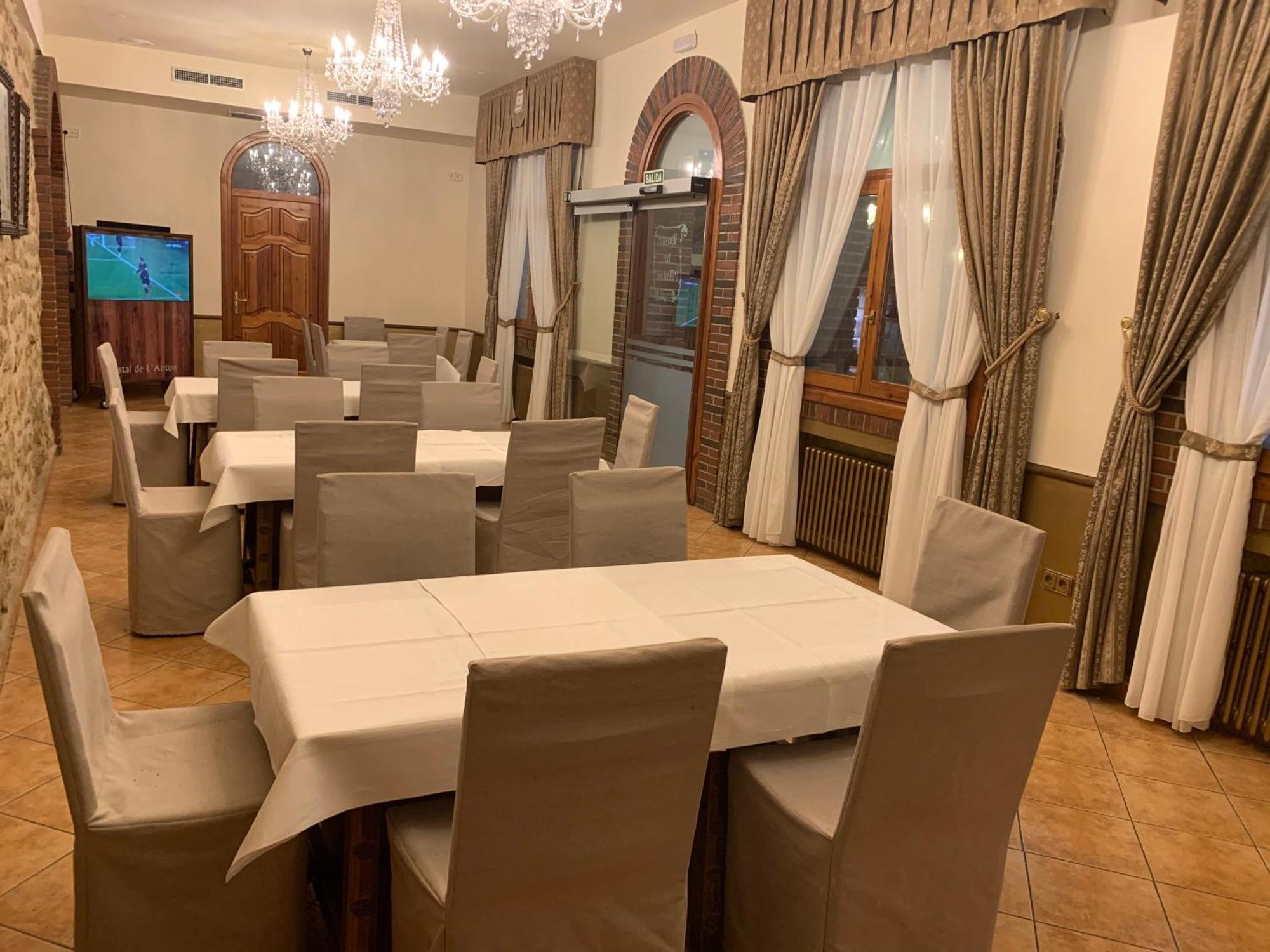 Hotel, H De L'Anton Batea المظهر الخارجي الصورة